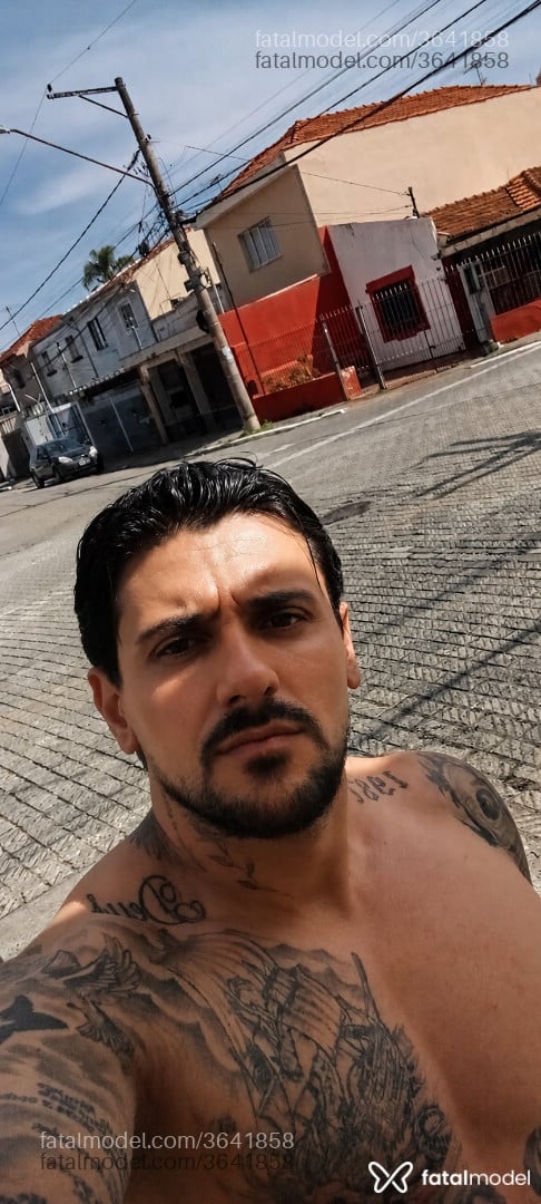 Acompanhante homem morena (o) de olhos verdes - Diguinho