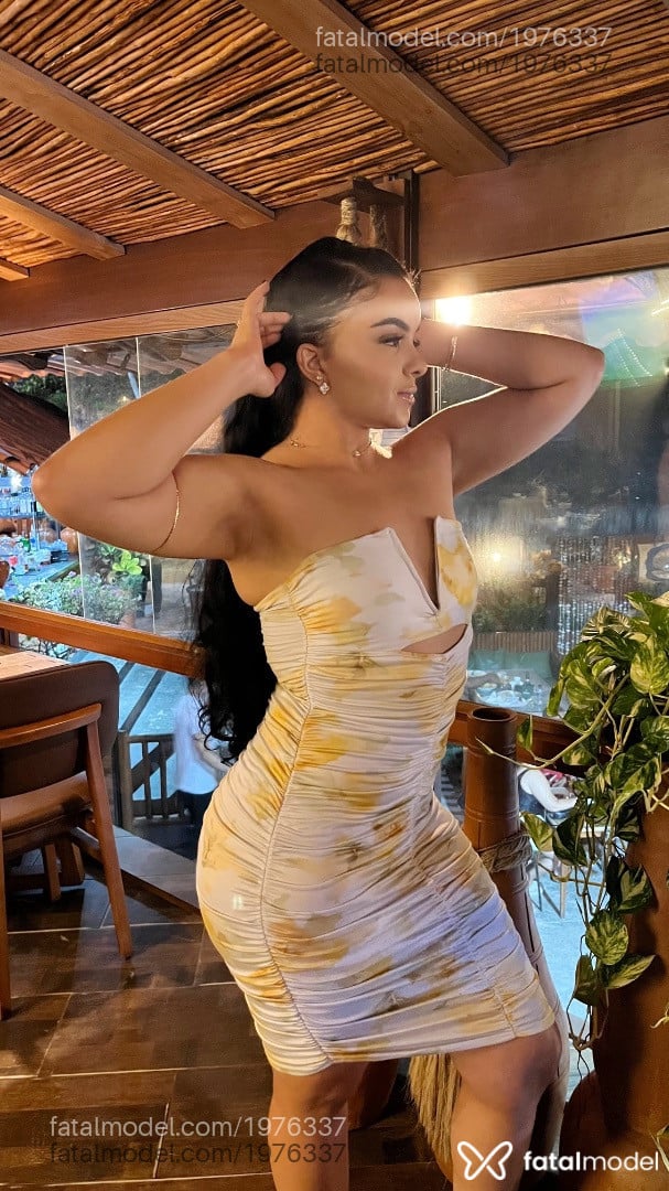 Acompanhante mulher morena (o) de olhos castanhos - Karol