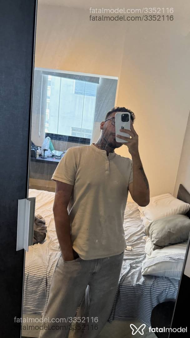 Acompanhante homem com cabelo castanho de olhos castanhos em São Paulo - Lorenzo Bellini