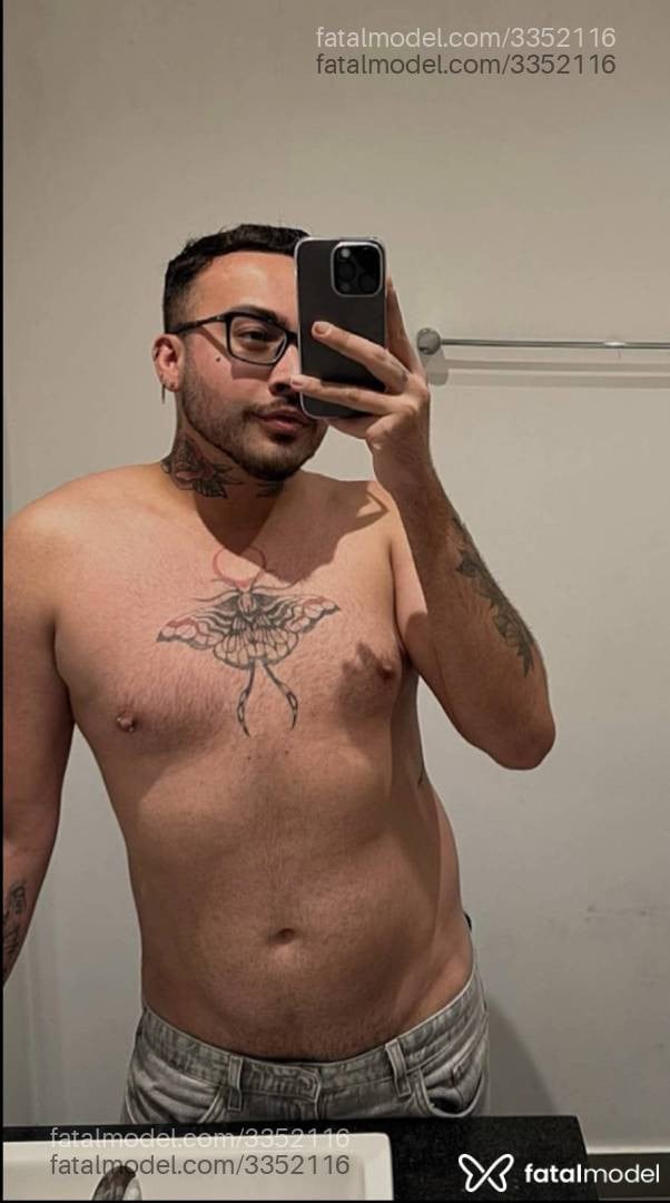 Acompanhante homem com cabelo castanho de olhos castanhos - Lorenzo Bellini