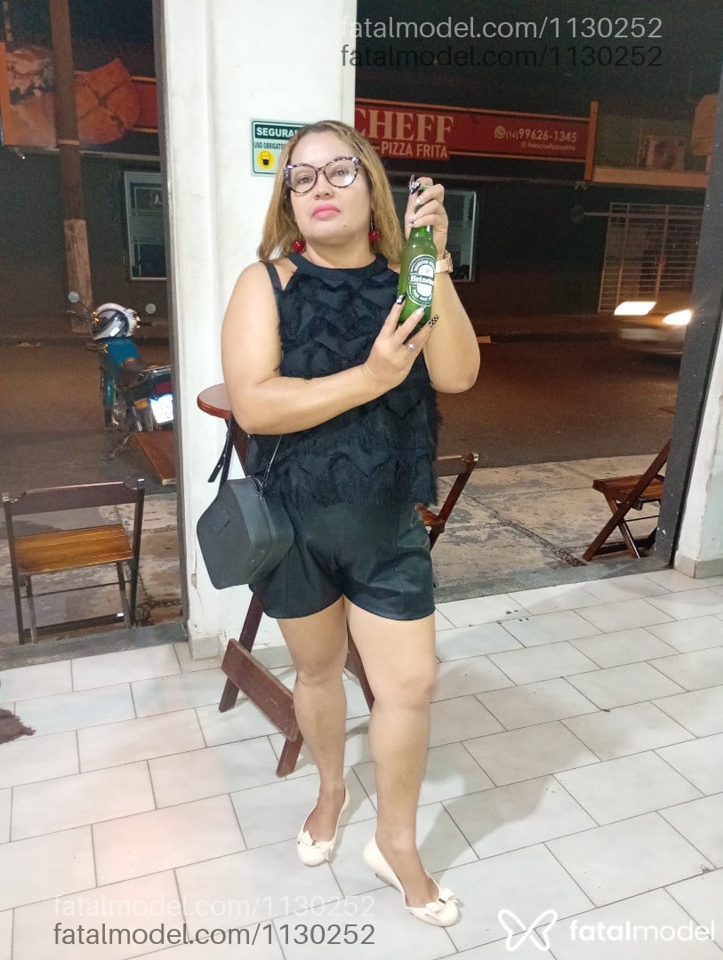 Acompanhante mulher loira (o) de olhos castanhos - Garotapgmontealto