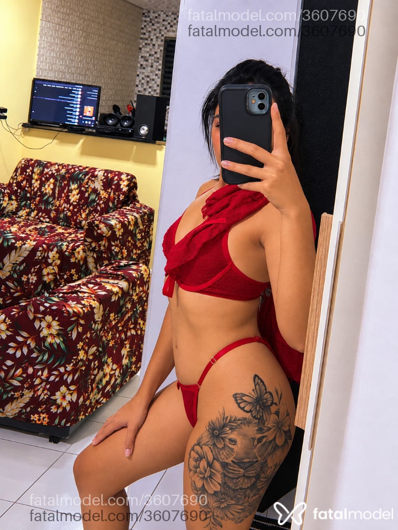 Acompanhante mulher morena (o) de olhos castanhos - Fadinhah