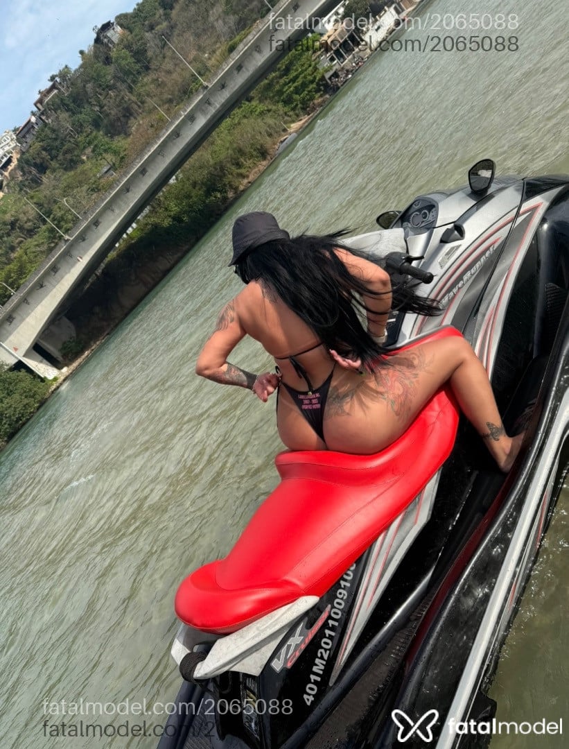 Acompanhante mulher morena (o) de olhos castanhos - Jeniffer