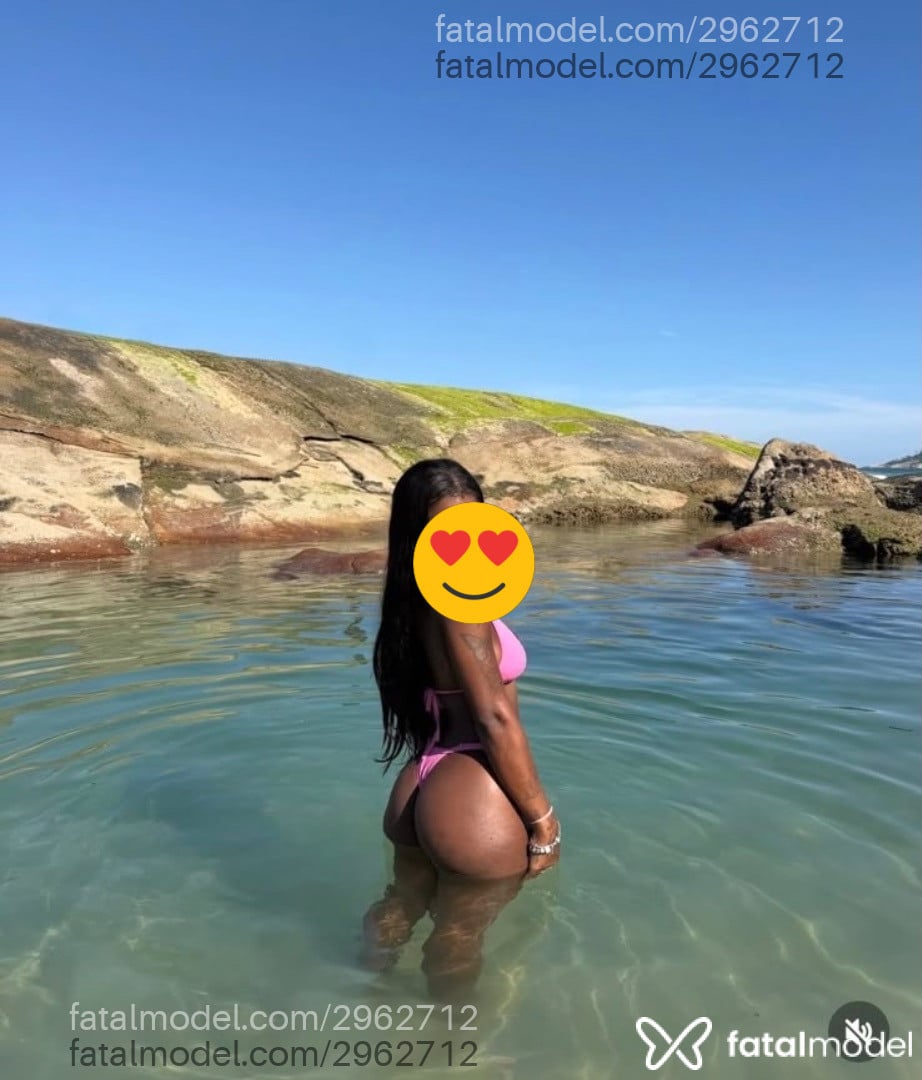 Acompanhante mulher com cabelo castanho de olhos castanhos - Maju