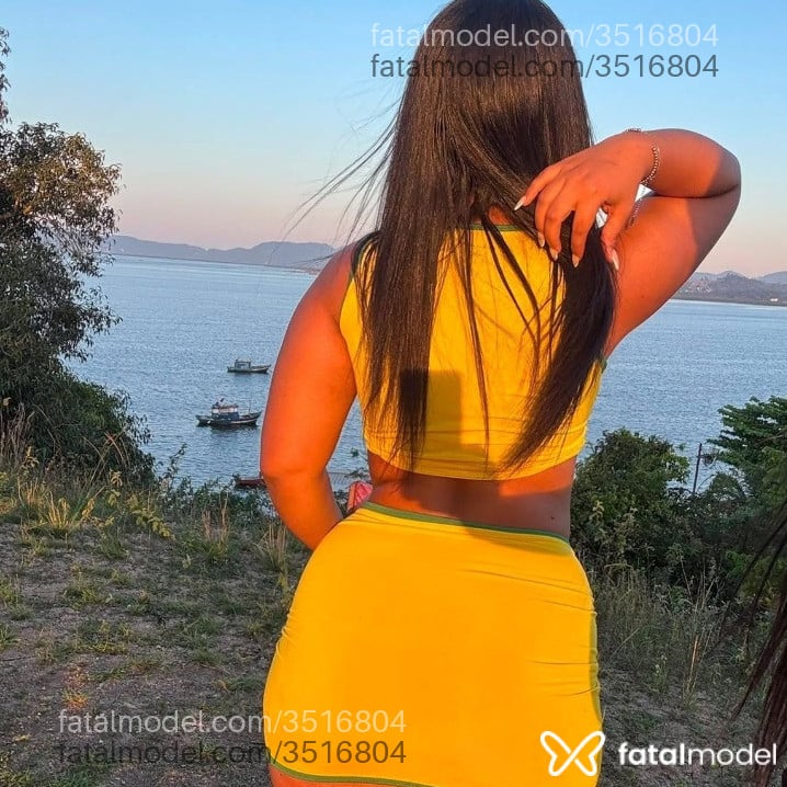 Acompanhante mulher morena (o) de olhos pretos - Isabelle