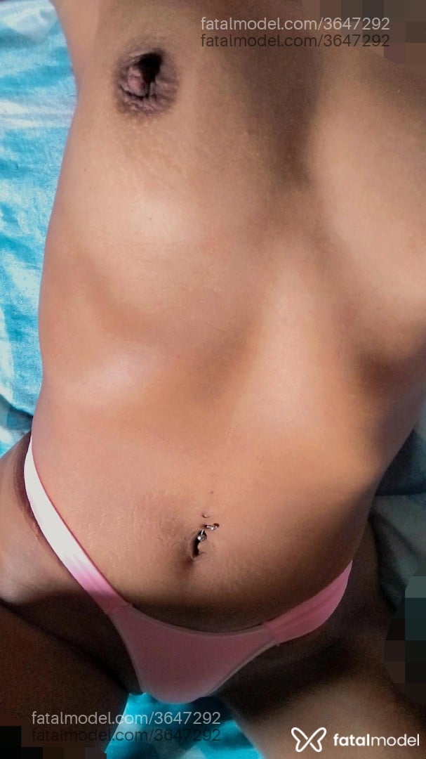 Acompanhante mulher morena (o) de olhos pretos - Karol