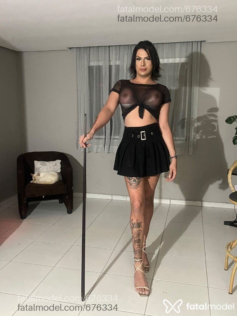 Acompanhante travesti loira (o) de olhos pretos - Kiara bony