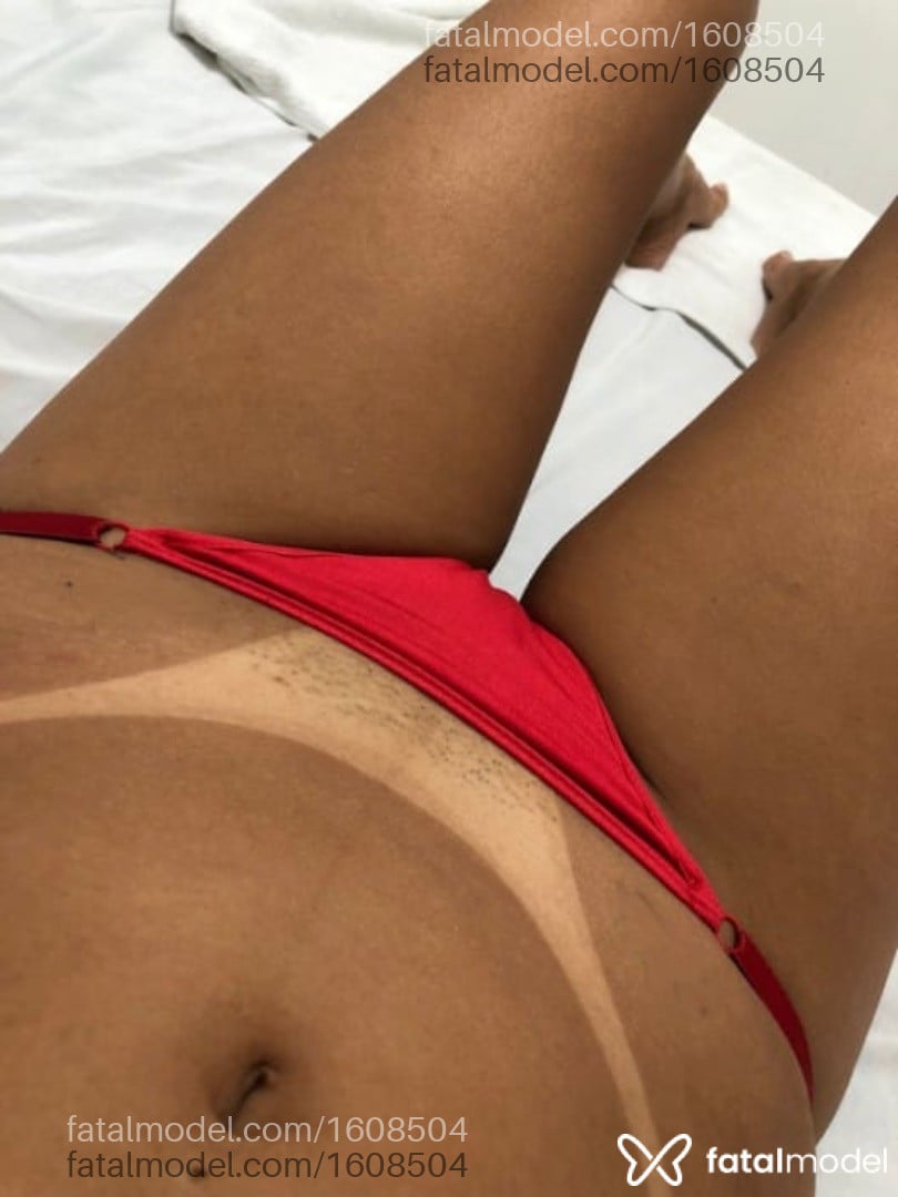 Acompanhante mulher com cabelo castanho de olhos mel - Maitê