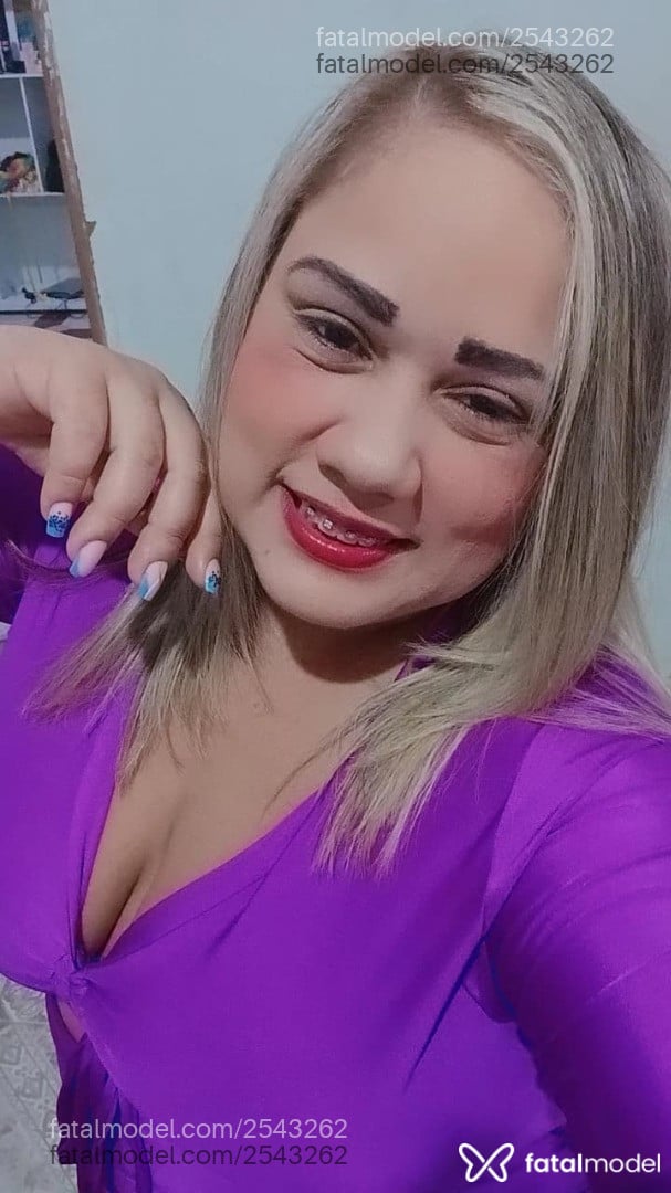 Acompanhante mulher loira (o) de olhos castanhos - Gabriela Ferraz