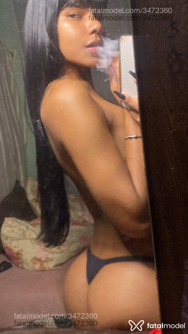 Acompanhante mulher trans morena (o) de olhos castanhos - Angell
