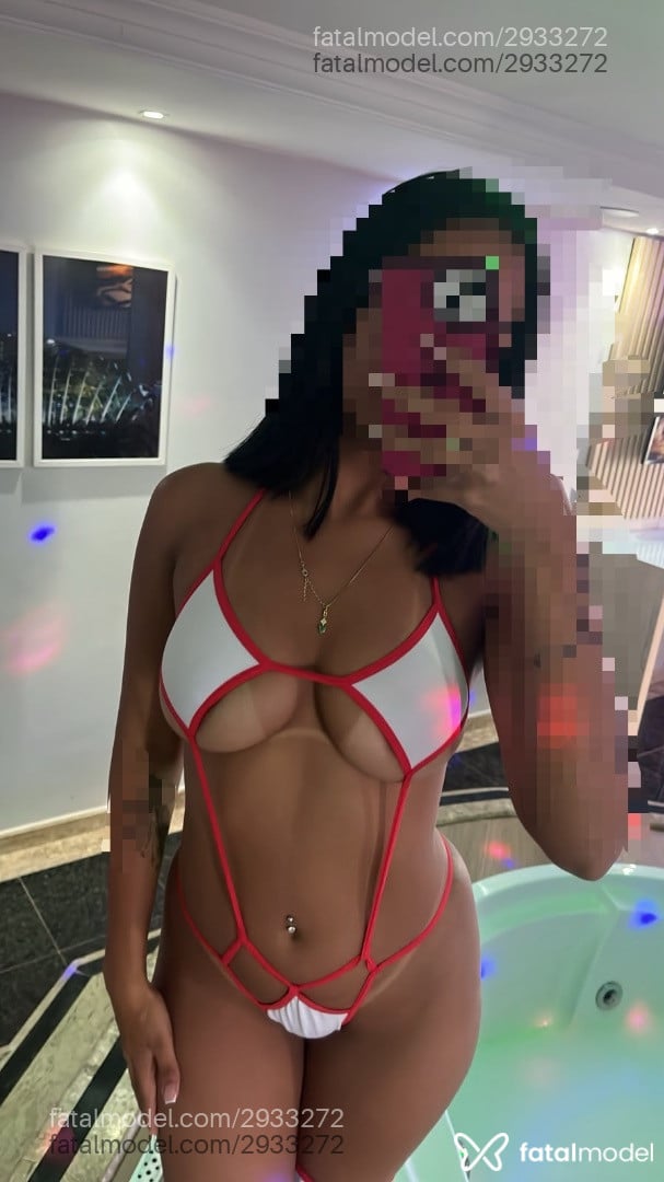 Acompanhante mulher morena (o) de olhos pretos - Bruna Soares