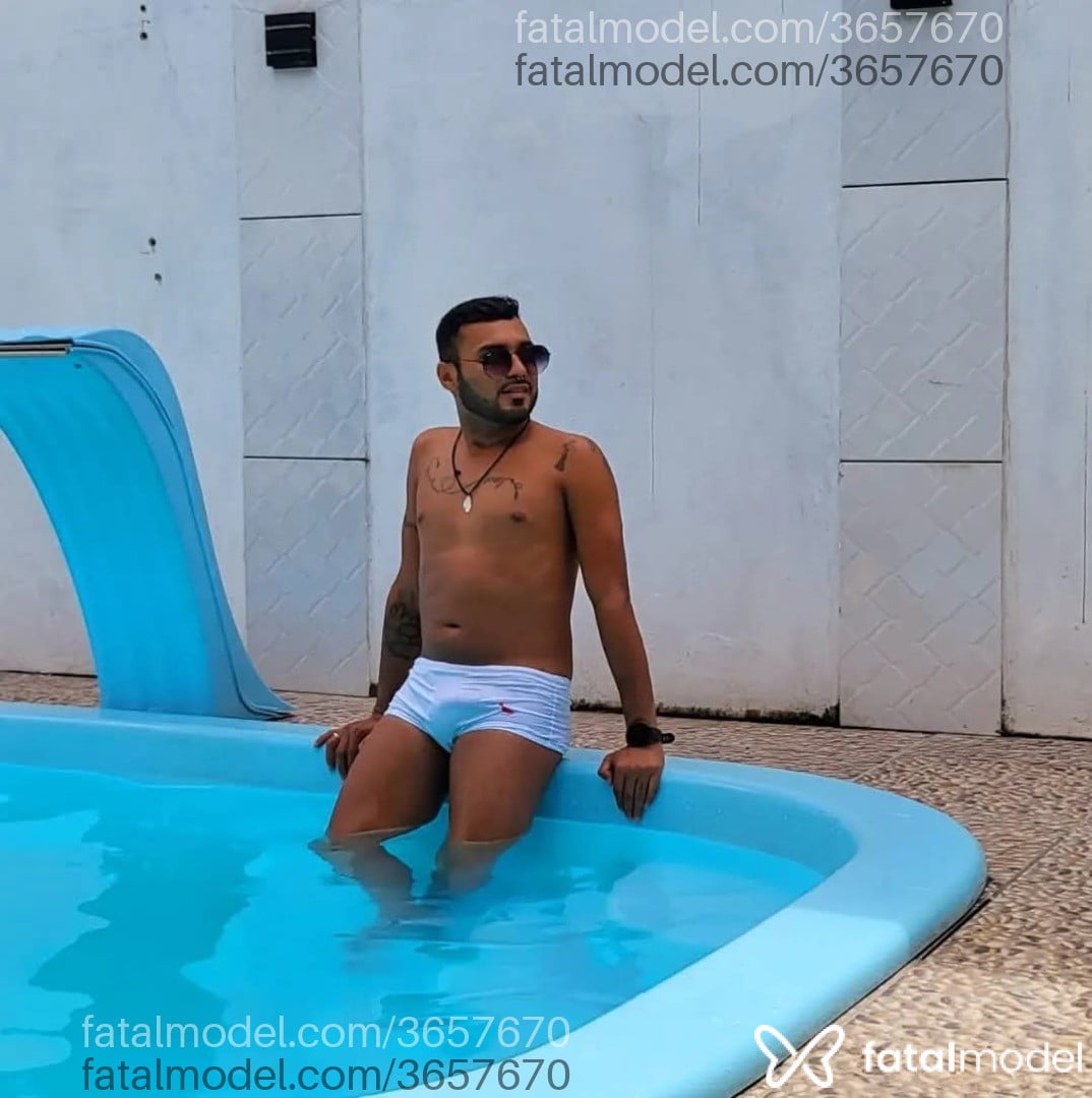 Acompanhante homem com cabelo castanho de olhos castanhos - Escorpiano