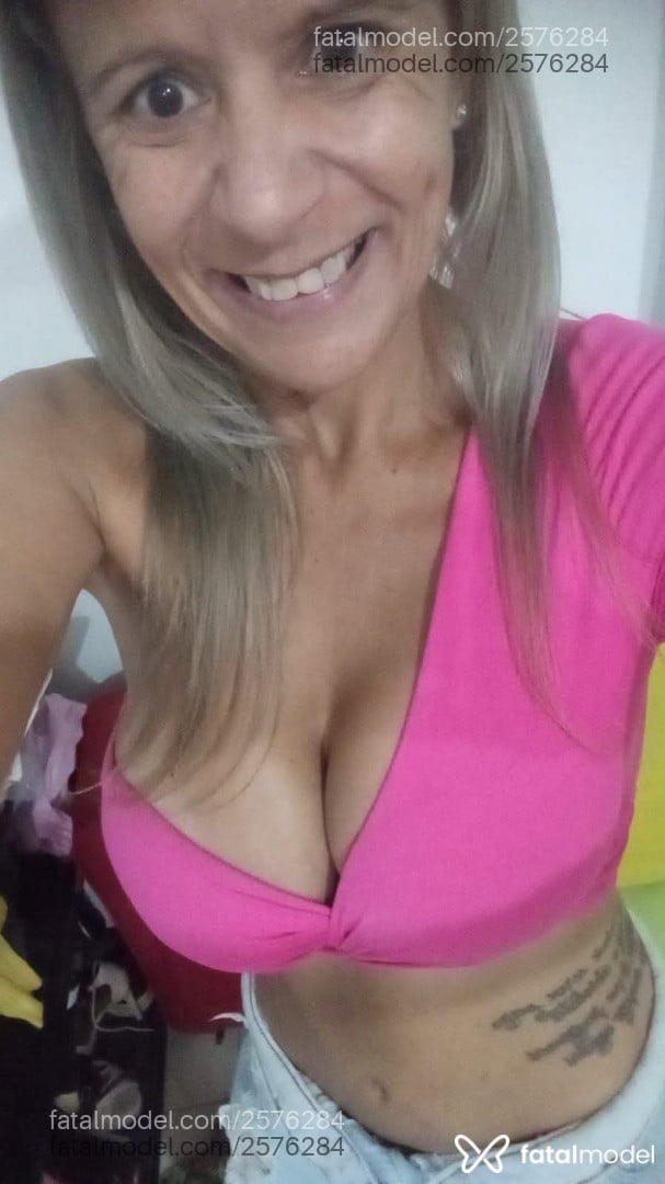 Acompanhante mulher loira (o) de olhos castanhos - Jéssica