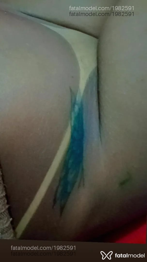 Acompanhante mulher com cabelo castanho de olhos castanhos - NICOLLE