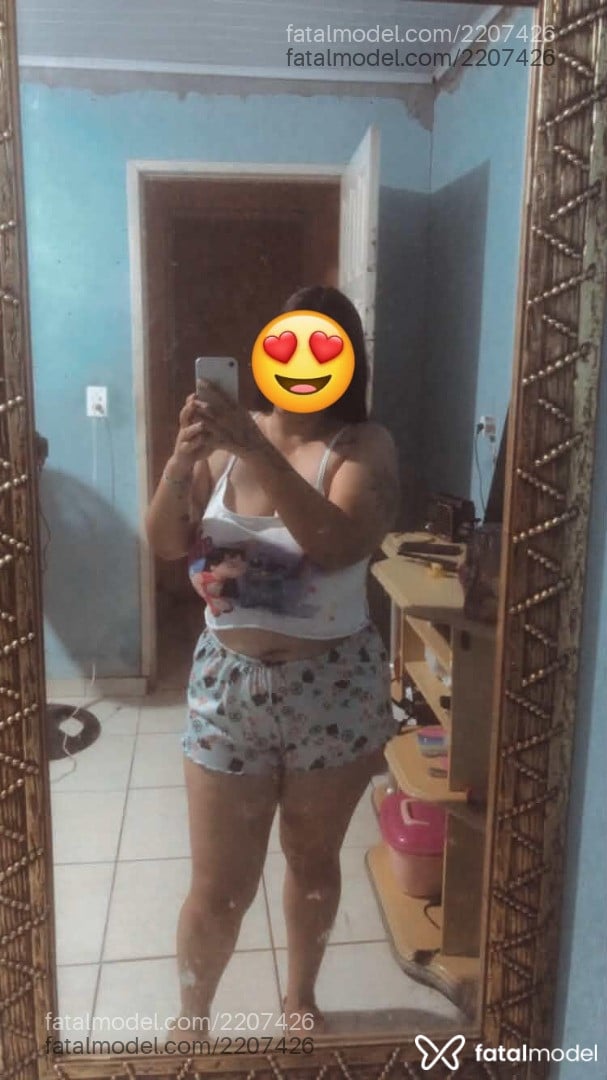 Acompanhante mulher com cabelo castanho de olhos castanhos - Nanda