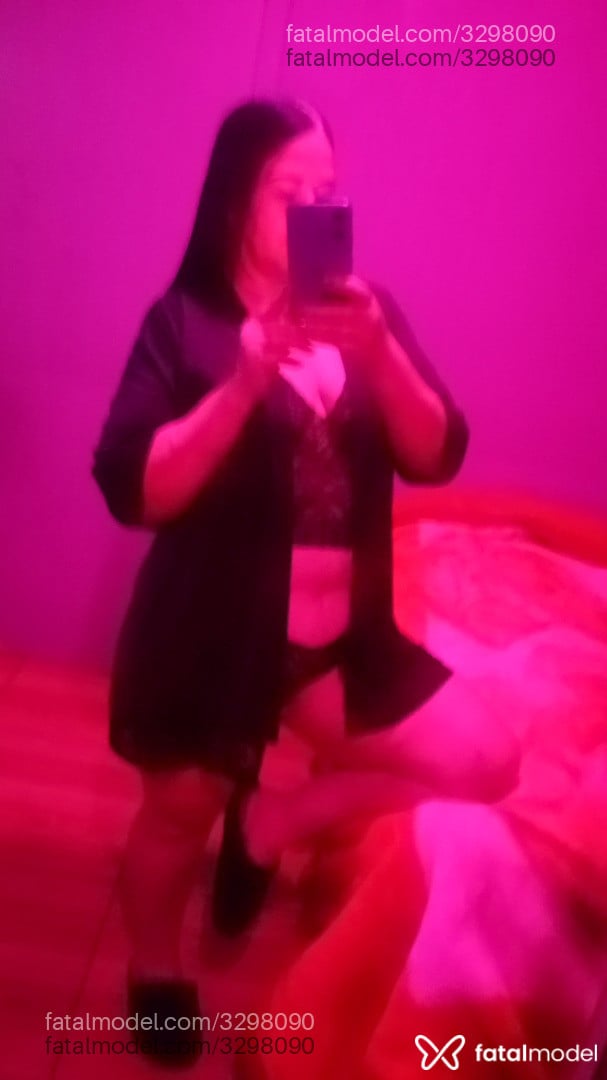 Acompanhante mulher morena (o) de olhos castanhos - Penélope