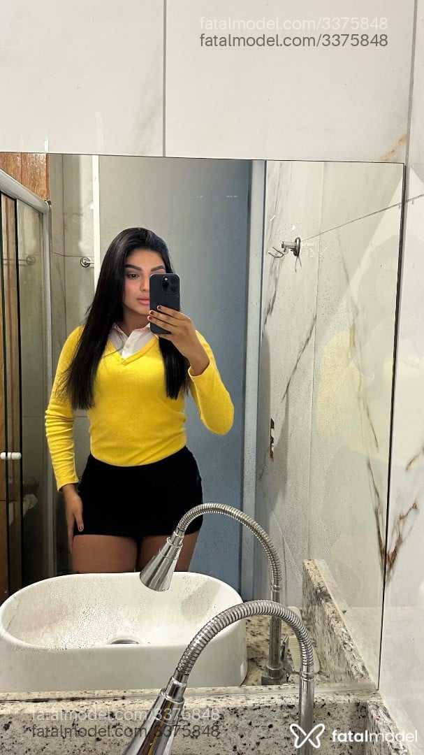 Acompanhante mulher morena (o) de olhos castanhos - Loren