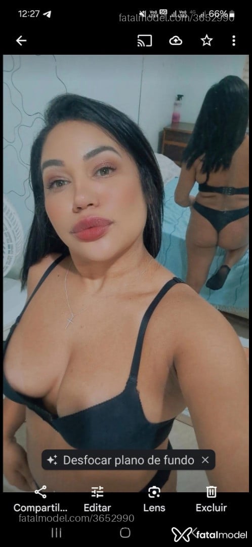 Acompanhante mulher com cabelo castanho de olhos pretos - Suzanne Suzy