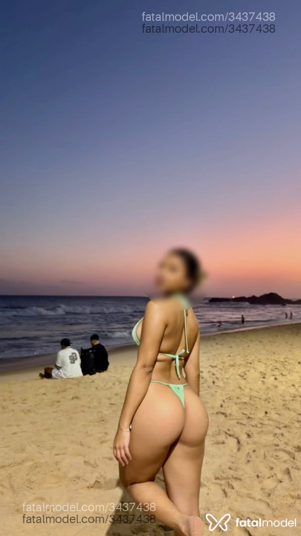 Acompanhante mulher loira (o) de olhos castanhos - Alicia