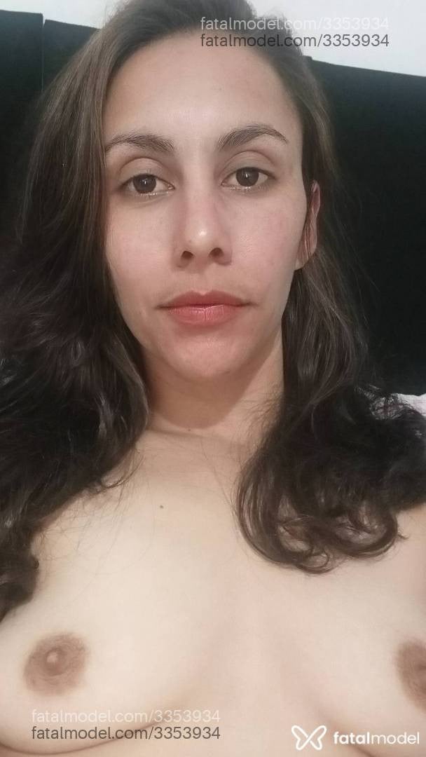 Acompanhante mulher com cabelo castanho de olhos castanhos em São Bento do Sul - Alerkina