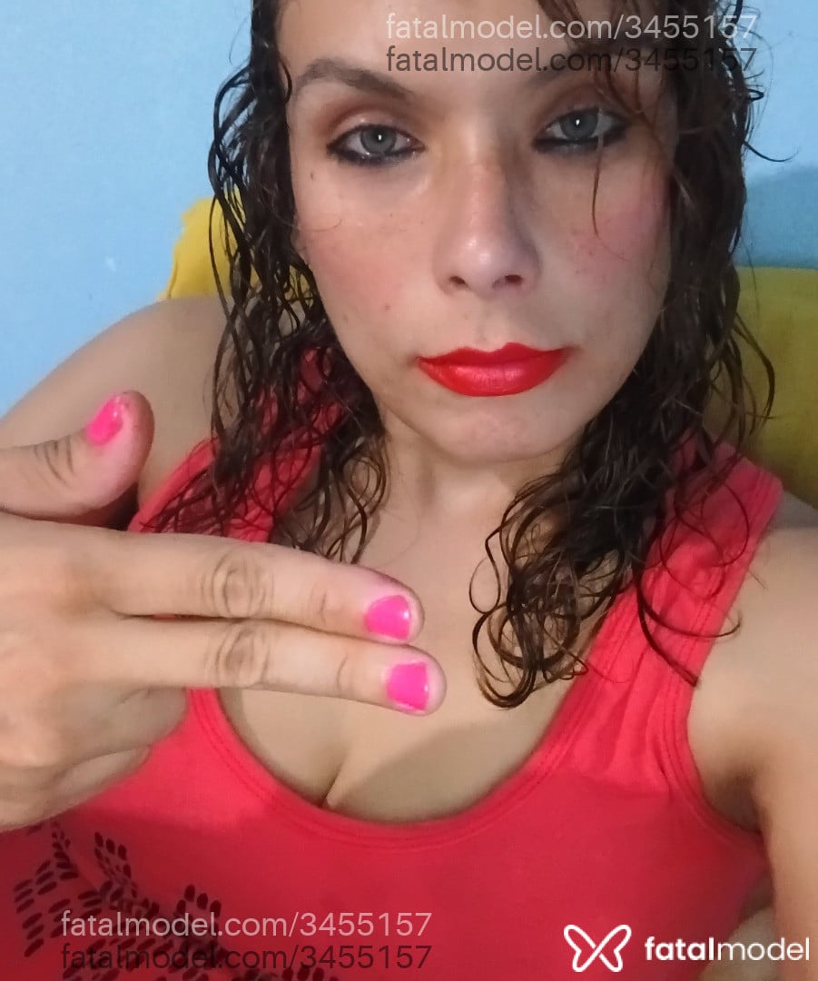 Acompanhante mulher loira (o) de olhos verdes - Jullynha