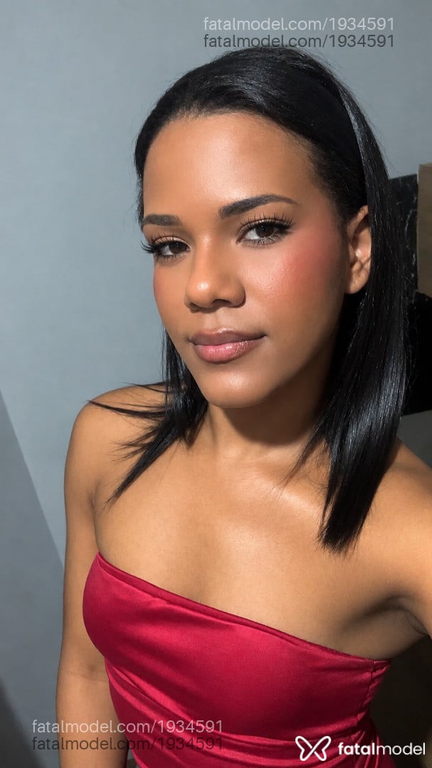 Acompanhante mulher trans morena (o) de olhos castanhos - Nandinha