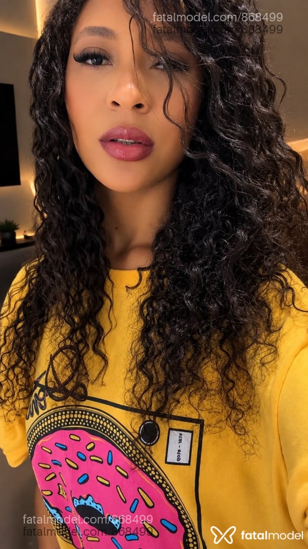 Acompanhante mulher com cabelo castanho de olhos castanhos - Bruninha