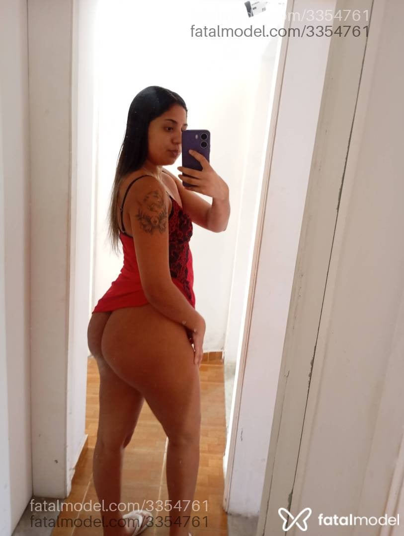 Acompanhante mulher com cabelo castanho de olhos pretos - Lívia