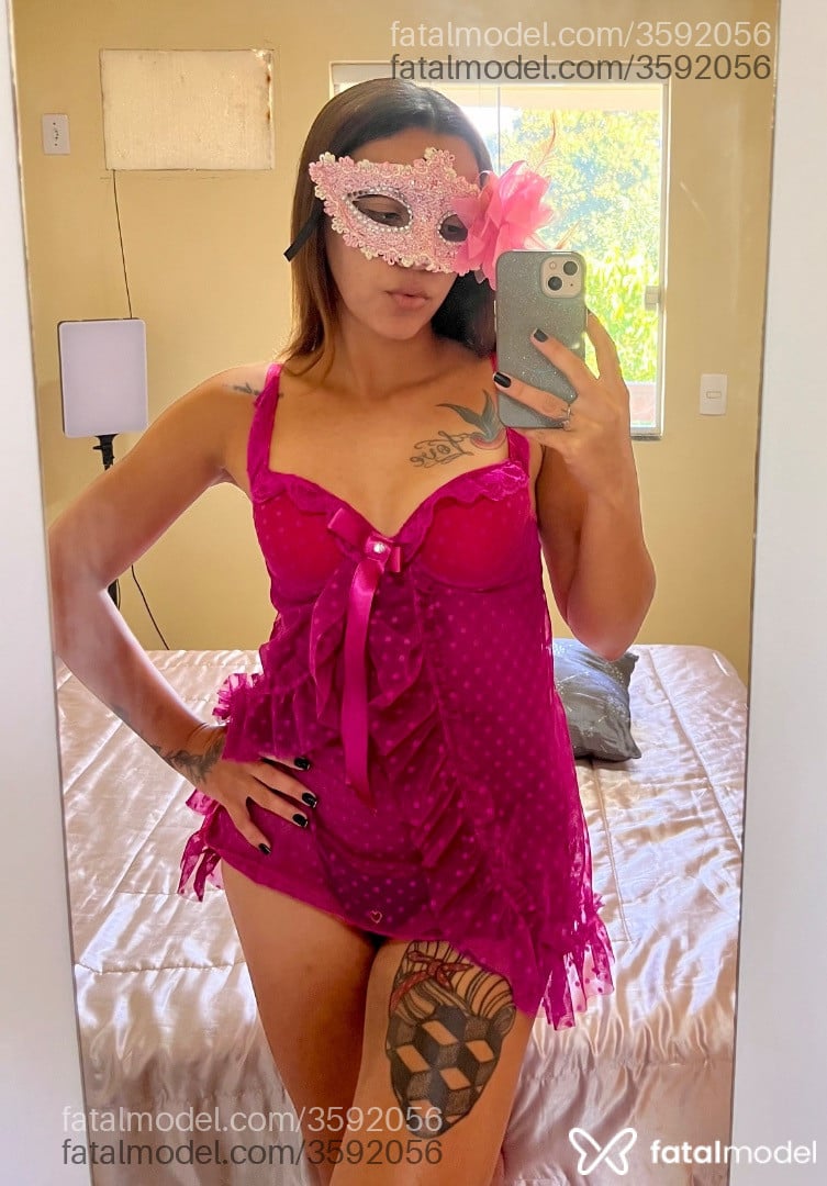 Acompanhante mulher morena (o) de olhos castanhos - Lari
