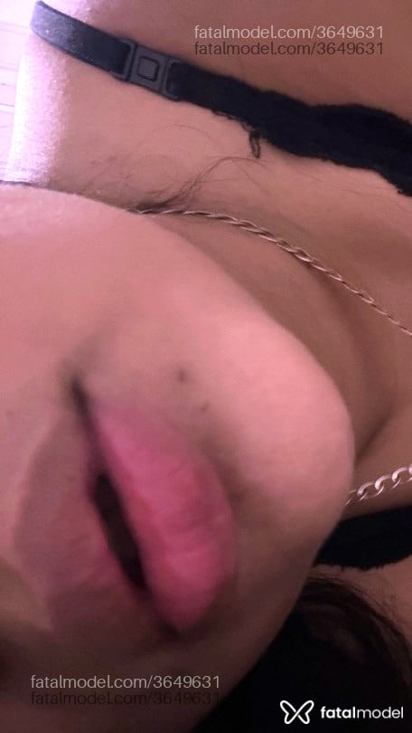 Acompanhante mulher morena (o) de olhos castanhos - Melissa
