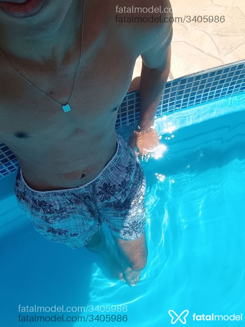 Acompanhante homem com cabelo castanho de olhos castanhos - Fernandes
