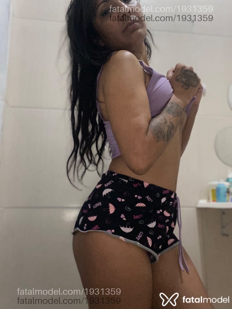 Acompanhante mulher com cabelo castanho de olhos castanhos - Thaís Carvalho