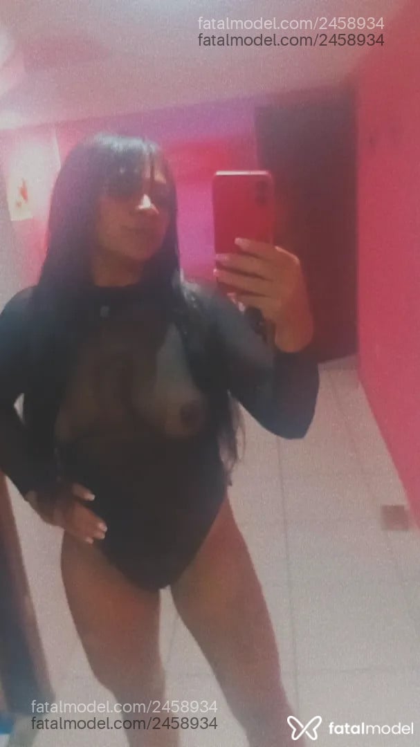 Acompanhante mulher morena (o) de olhos pretos - Bella