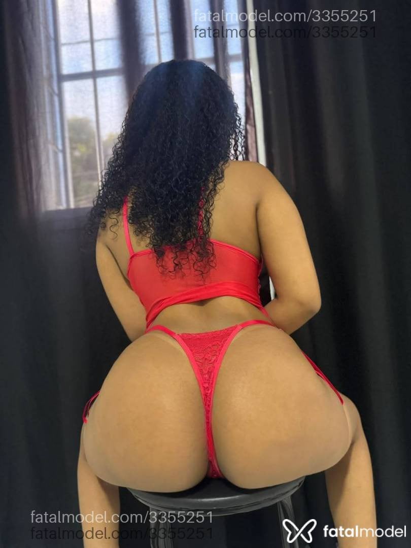 Acompanhante mulher morena (o) de olhos castanhos em Belo Horizonte - Izabella