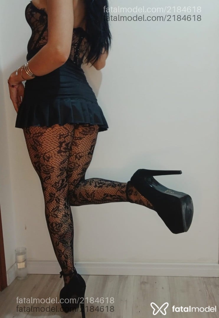 Acompanhante mulher morena (o) de olhos castanhos - Bella Sarti