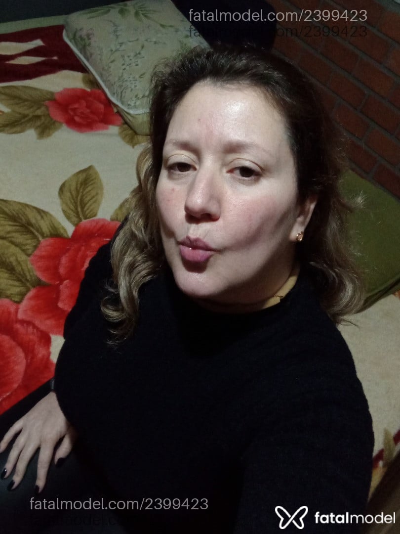 Acompanhante mulher loira (o) de olhos castanhos - Rohh Santos
