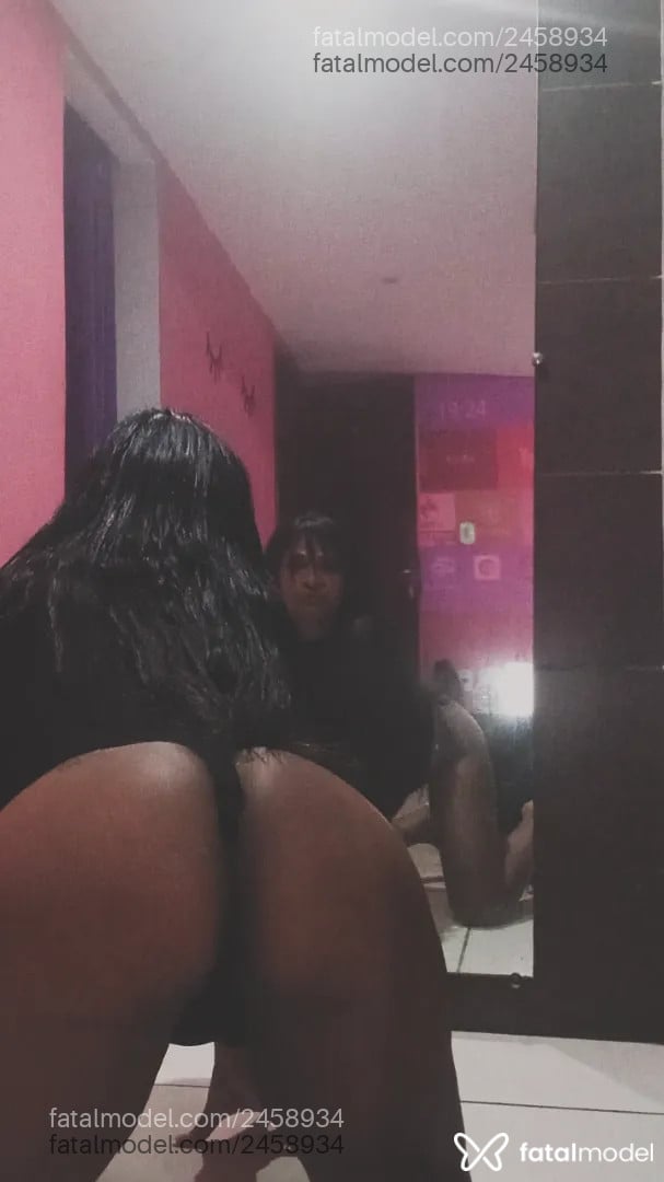 Acompanhante mulher morena (o) de olhos pretos - Bella
