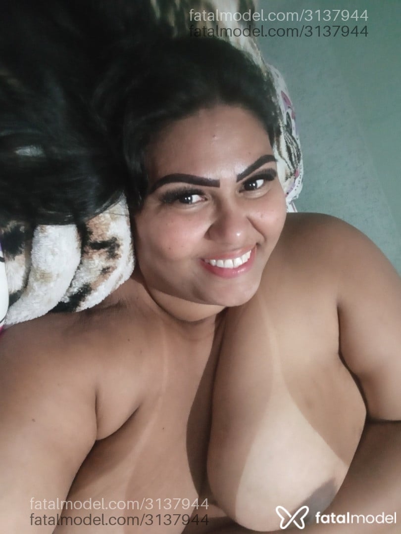 Acompanhante mulher morena (o) de olhos pretos - Bela