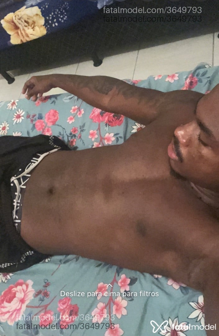 Acompanhante homem morena (o) de olhos pretos - Santos