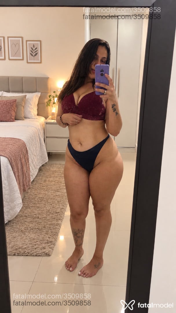 Acompanhante mulher com cabelo castanho de olhos castanhos - Mellissa