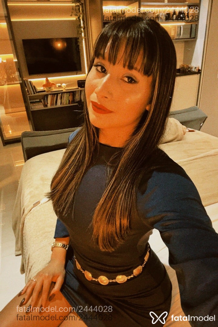 Acompanhante mulher morena (o) de olhos castanhos - Maria