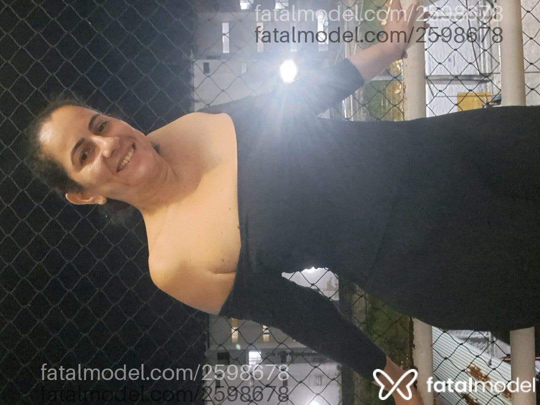 Acompanhante mulher com cabelo castanho de olhos castanhos - Talita
