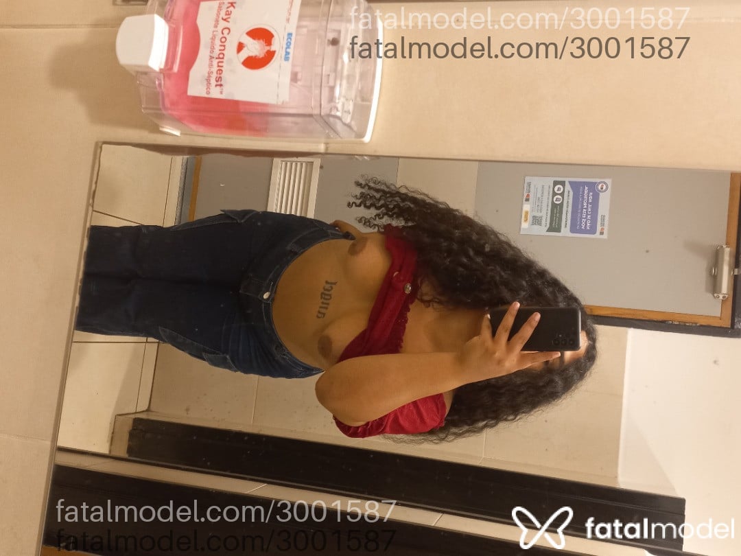 Acompanhante mulher trans morena (o) de olhos castanhos - Luazinha