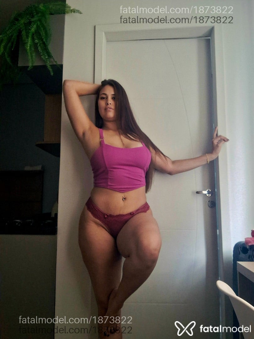 Acompanhante mulher com cabelo castanho de olhos castanhos - Agatha