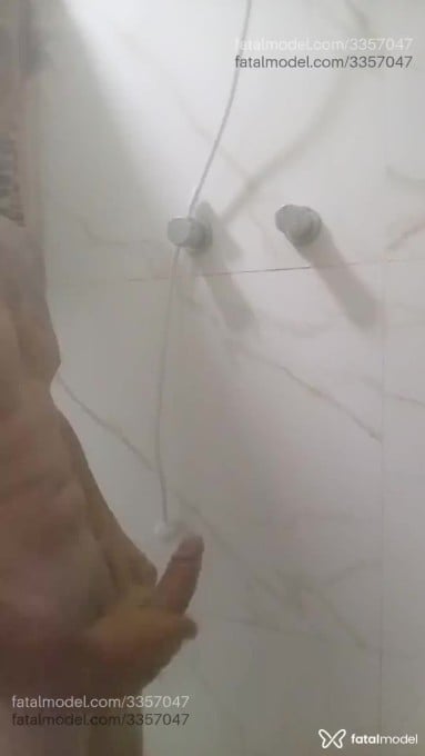Acompanhante homem com cabelo castanho de olhos castanhos em Torres Acompanhante homem com cabelo castanho de olhos castanhos em Torres - Surfistadotado