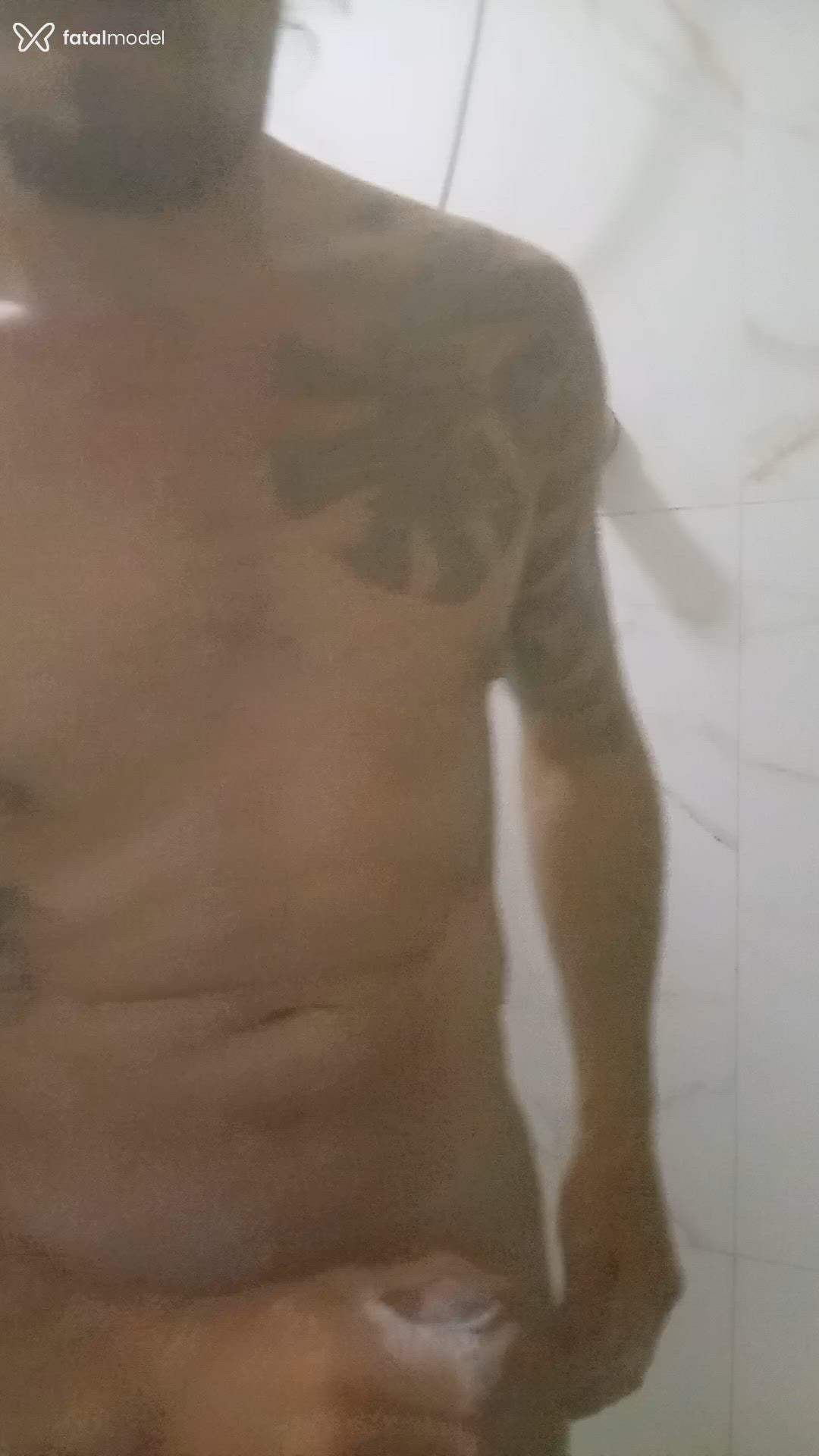 Acompanhante homem com cabelo castanho de olhos castanhos em Torres Acompanhante homem com cabelo castanho de olhos castanhos em Torres - Surfistadotado