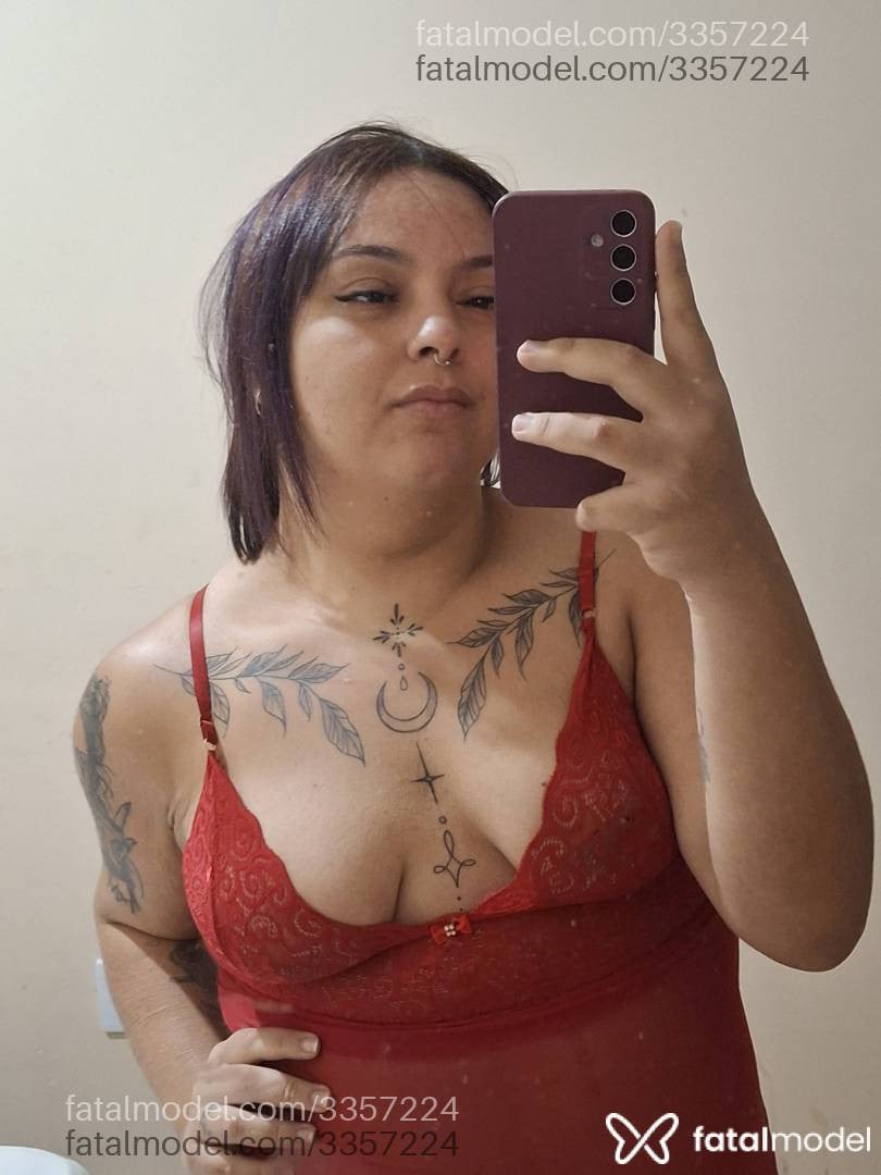 Acompanhante mulher com cabelo colorido de olhos castanhos em Juiz de Fora - Srt Ju Bittencourt
