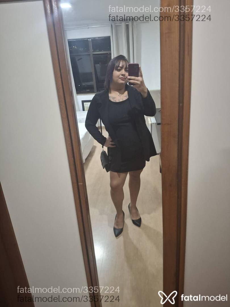 Acompanhante mulher com cabelo colorido de olhos castanhos em Juiz de Fora - Srt Ju Bittencourt