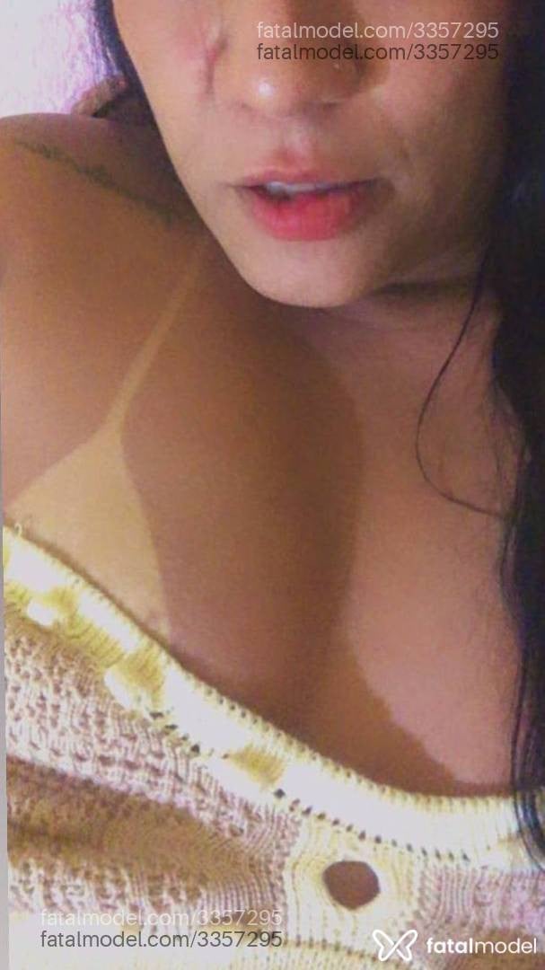 Acompanhante mulher morena (o) de olhos castanhos - Mel Vasconcelos