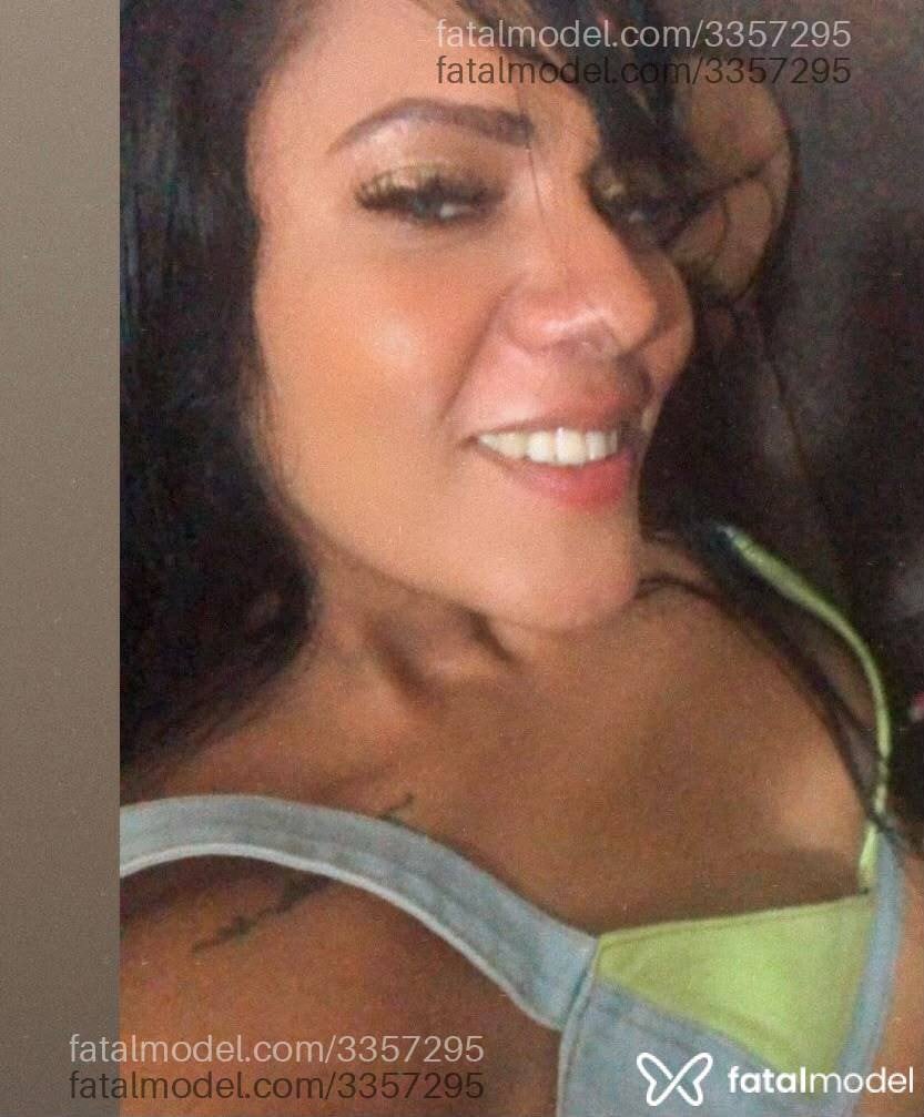 Acompanhante mulher morena (o) de olhos castanhos - Mel Vasconcelos